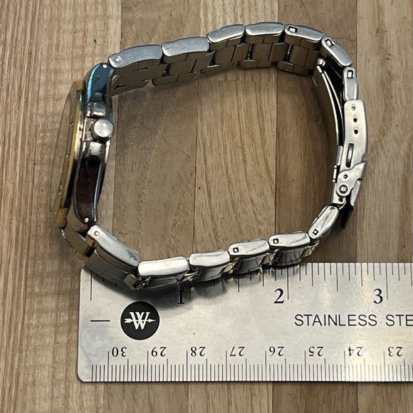 Armitron Men’s Watch Vintage Two Tone Bracelet Yellow Dial Day Date Windows - Picture 11 of 11